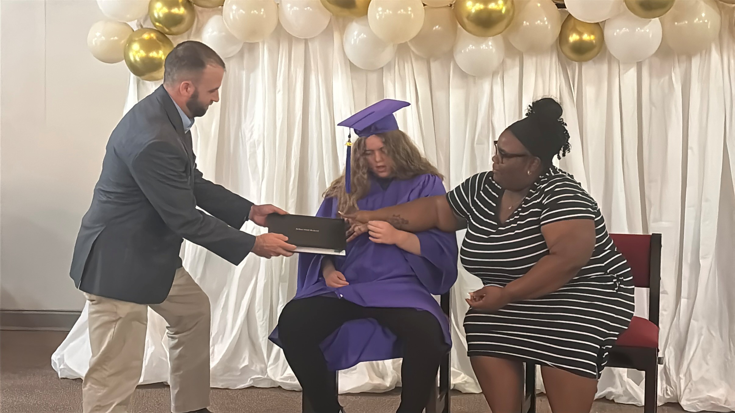 Allan Cott School 2025 Graduate, Layla Seales Glenwood